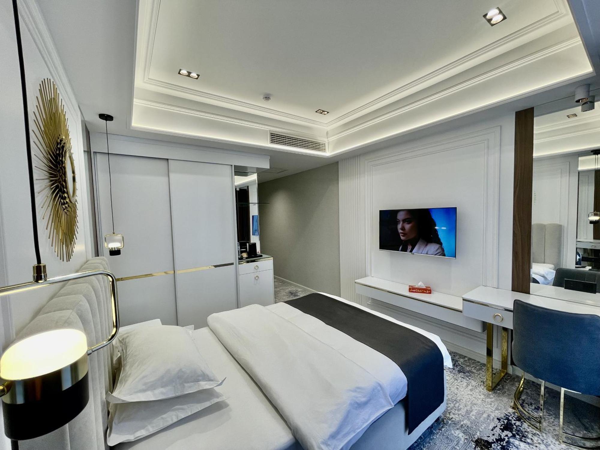 Hotel Sultan Qarshi Buitenkant foto